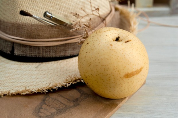Pir, pengganti camilan manis yang lebih sehat/Foto: Pexels.com/Karen Laårk Boshoff Pir merupakan buah pengganti camilan manis yang tinggi serat, renyah, dan mampu memberikan rasa kenyang lebih lama.