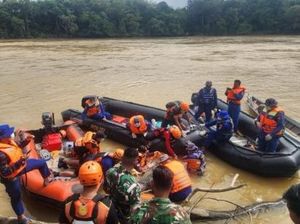 Video Penemuan Anggota Polri yang Gugur Saat Operasi Narkoba di Katingan
