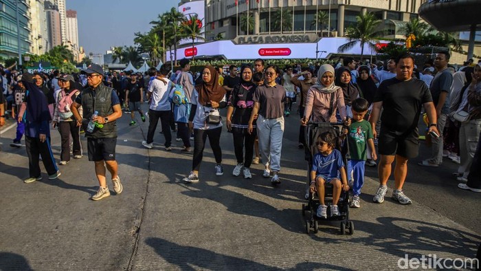 Warga Padati CFD Bundaran HI, Semangat Olahraga Sambut Jakarta Menuju 5 Abad
