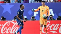 Saat Mbappe Cuekin Jabat Tangan Kiper Paraguay