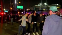 Video Suporter Meksiko Ramai-ramai Ganggu Istirahat Pemain Inggris