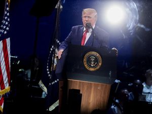 Trump Banggakan Militer AS: Lihat Venezuela dan Iran, Kami Menghancurkannya