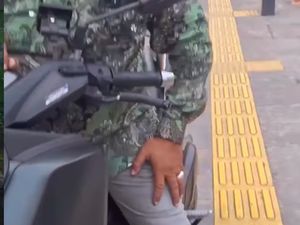 Viral Pemotor Ngaku-ngaku Tentara Saat Ditegur Jajah Trotoar di Depok