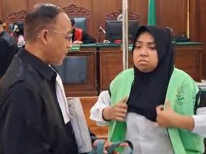 Wanita Surabaya Robohkan Rumah Dinas Pakai Ekskavator, Negara Rugi Rp 537 Juta