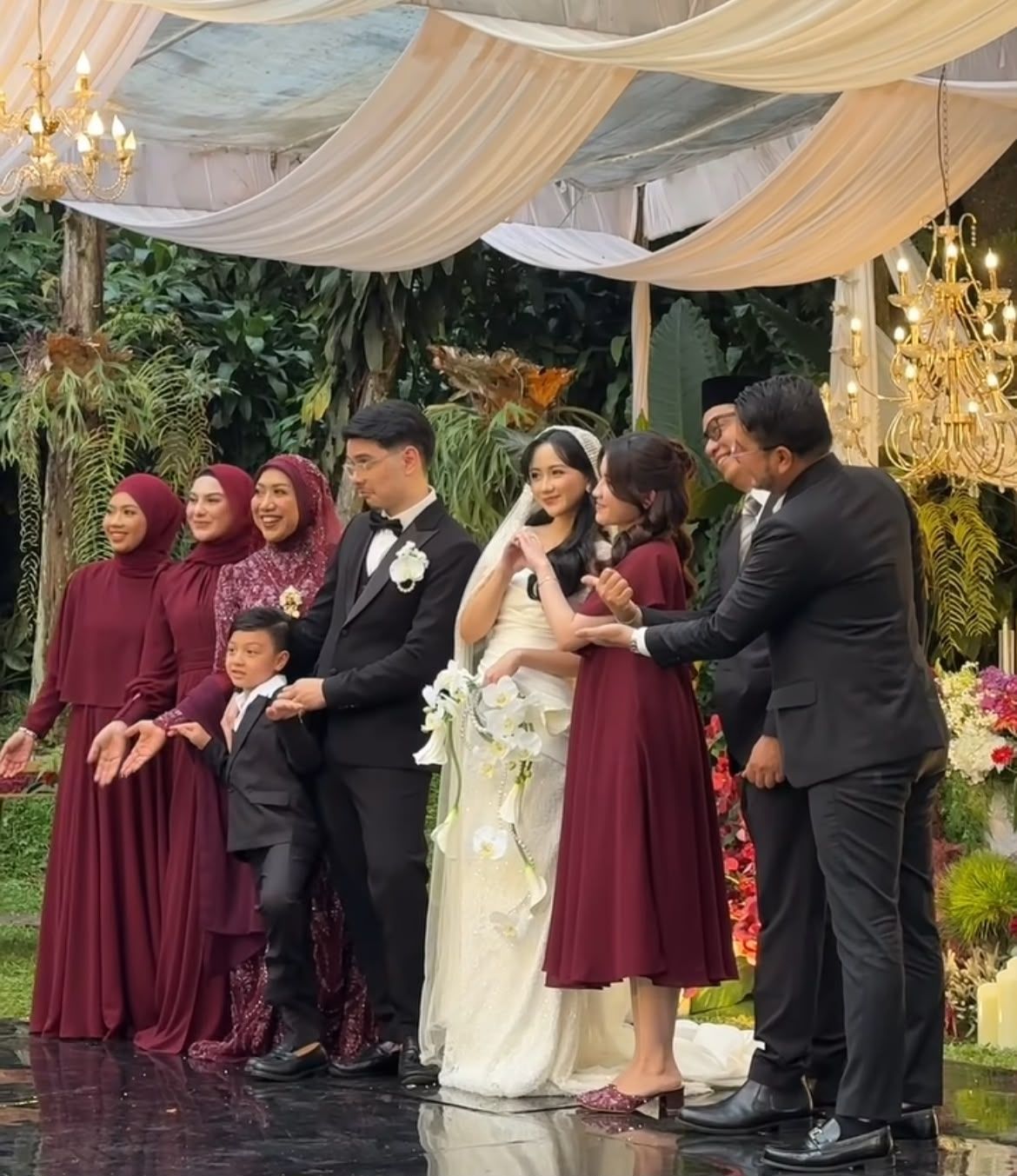 Adik Irish Bella menikah