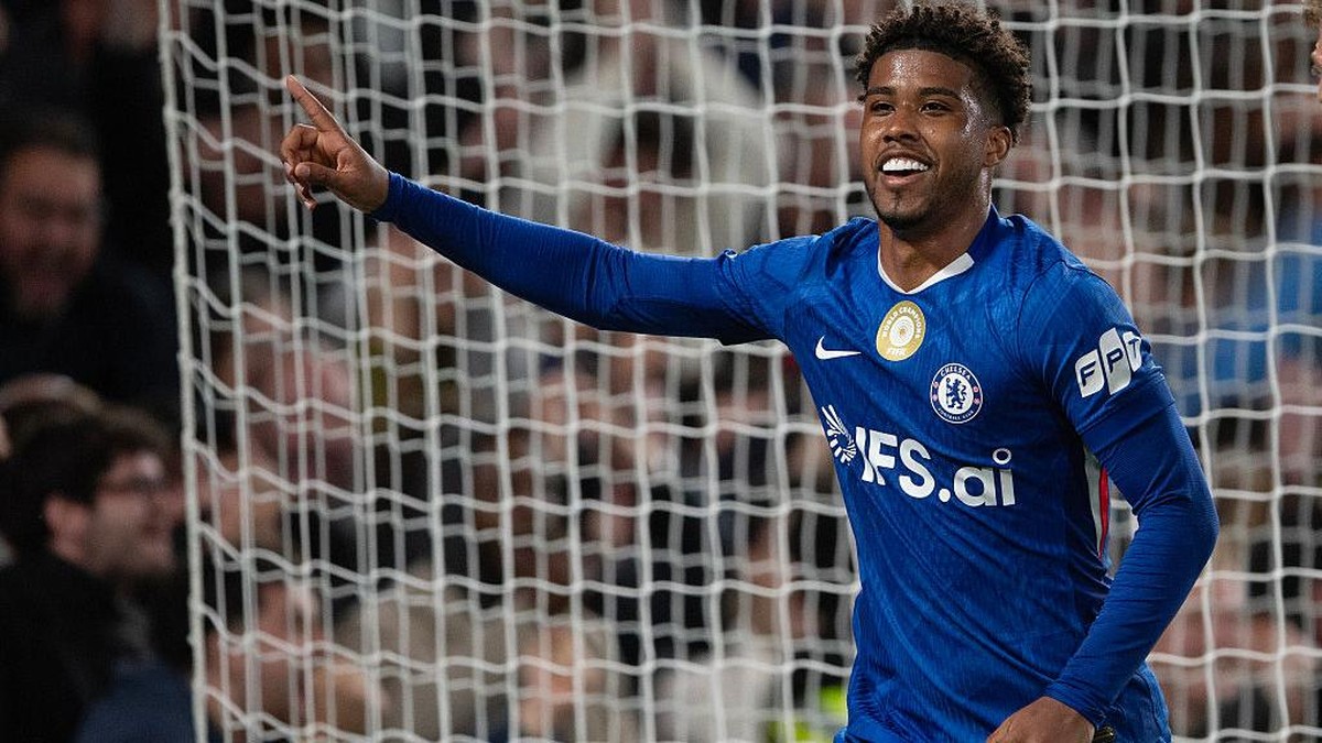 Gelandang Chelsea Andrey Santos lagi diminati Manchester United. (Visionhaus/Getty Images/Visionhaus)