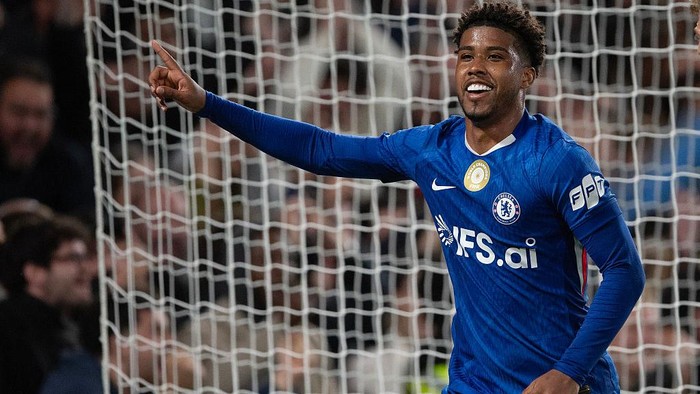 Gelandang Chelsea Andrey Santos lagi diminati Manchester United.