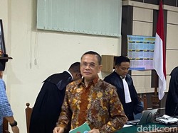 Sudewo Curhat Merasa Difitnah, Plt Bupati Pati Malah Bahas Piala Dunia
