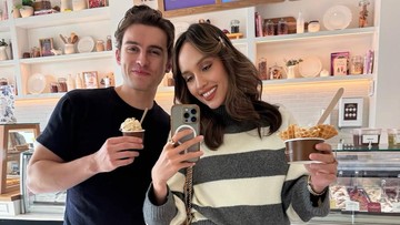 Cinta Laura & Michael Johnston: Persahabatan Bintang Obsesi Hollywood