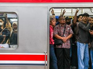 1 Juta Orang Desak-desakan di KRL Tiap Hari Kerja