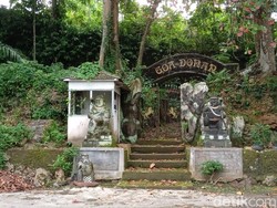Pesona Goa Donan Pangandaran yang Hampir Terlupakan