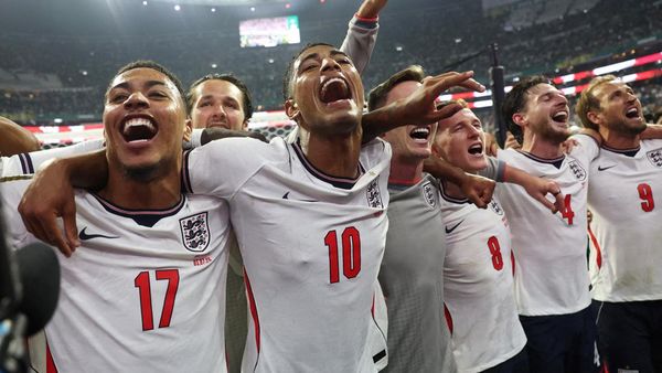 Inggris Singkirkan Meksiko, Menang Dramatis dengan 10 Pemain
