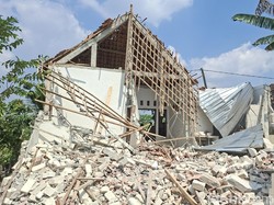 TKW Bojonegoro Robohkan Rumah Hasil Kerja di Hong Kong gegara Suami Selingkuh