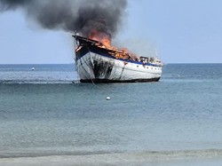 Kapal Pinisi Terbakar di Pantai Bulukumba, Kerugian Ditaksir Rp 10 Miliar
