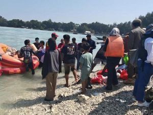 KM Makmur Jaya Mati Mesin di Pulau Pari, 150 Penumpang Dievakuasi