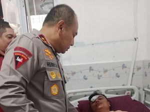 Kapolda Riau Jenguk Aktivis Korban Pengeroyokan, Tegaskan Kasus Diusut Tuntas