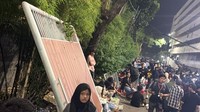 Konser Denny Caknan di Surabaya Ricuh, Pagar Dijebol 2 Petugas Luka