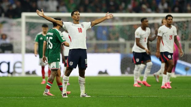 Jude Bellingham mengantar Inggris unggul 2-0.