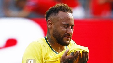 Neymar Menangis, Lalu Umumkan Pensiun dari Timnas Brasil