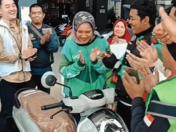 Driver Ojol Wanita Tunarungu Ditabrak Angkot di Medan Dapat Bantuan Motor