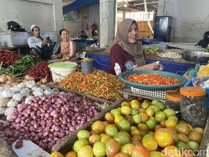 Stok Melimpah, Harga Ayam hingga Bumbu Dapur di Parepare Anjlok