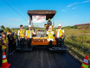 Pemprov Sulsel Mulai Megaproyek Perbaikan 20 Ruas Jalan Rusak di 9 Daerah
