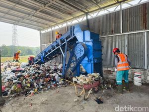 Begini Cara Warga Gempol Cirebon Ubah Sampah Jadi Cuan