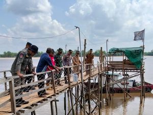 Video Rekaman CCTV Pria Diduga Diterkam Buaya saat Perbaiki Kapal di Banyuasin