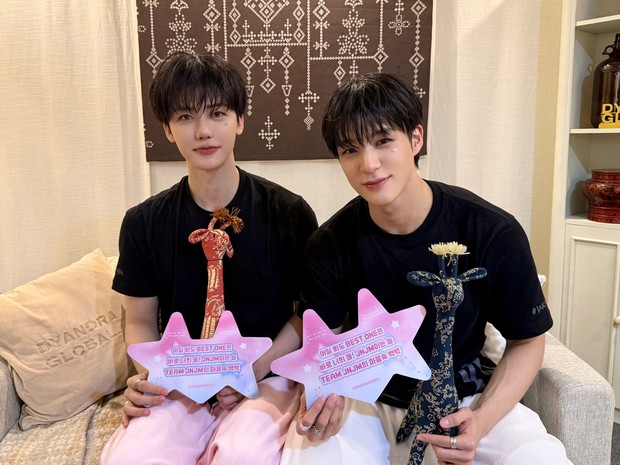 Potret NCT JNJM dalam fanmeeting 'Duality' di Jakarta/ Foto: instagram.com/nct NCT JNJM aktif berinteraksi dengan penggemar Indonesia dalam fanmeeting 'Duality' di Jakarta.