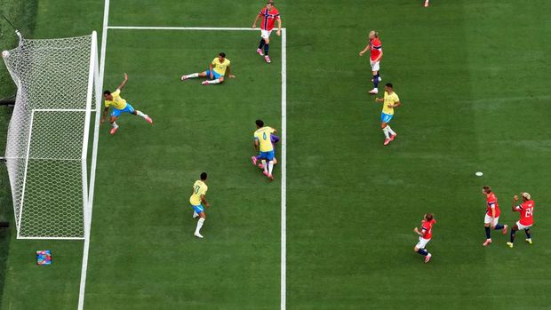 Soccer Football - FIFA World Cup 2026 - Round of 16 - Brazil v Norway - New York New Jersey Stadium, East Rutherford, New Jersey, U.S. - July 5, 2026 Norway's Patrick Berg scores a goal that was later disallowed REUTERS/Mike Segar