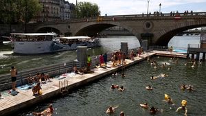 Sungai Seine Paris Kembali Jadi Tempat Berenang