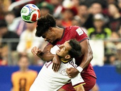 Spanyol tampil dominan sejak awal pertandingan. Mikel Oyarzabal beberapa kali mengancam gawang Portugal, namun penampilan gemilang Diogo Costa membuat skor tetap imbang. IMAGN IMAGES via Reuters/JEROME MIRON