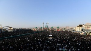 Lautan Pelayat Sambut Kedatangan Jenazah Ali Khamenei di Kota Suci Qom