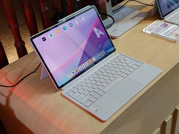 Wujud Lenovo Idea Tab Pro Gen 2, Tablet Rasa Laptop Harga Rp8 Jutaan