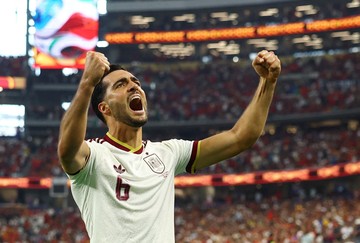 Gol Merino Akhiri Mimpi Ronaldo di Piala Dunia