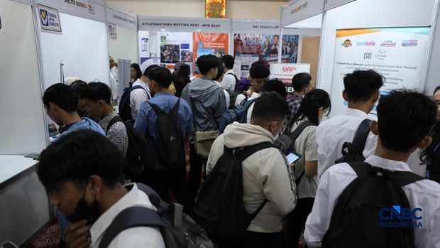 Pemerintah kembali menggelar bursa kerja Jakarta Selatan Career Fest & Bazaar 2026 untuk mempertemukan pencari kerja dengan perusahaan nan sedang membuka lowongan. Job fair secara luring digelar pada 7-8 Juli 2026 di Gedung Nyi Ageng Serang, Setiabudi, Jakarta, Selasa (7/7/2026). (CNBC Indonesia/Tri Susilo)