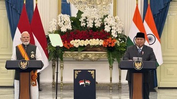 Prabowo Beri Tanda Kehormatan Bintang Adipurna ke PM India Nerendra Modi