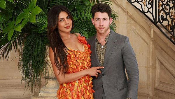 Kemesraan Priyanka Chopra-Nick Jonas Bukti Gak Ada Isu Cerai