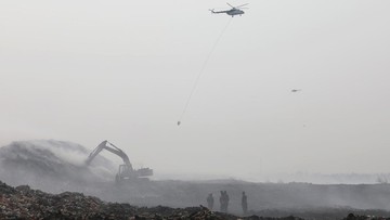 Baru 45% Kebakaran TPA Jatiwaringin yang Padam, Asap Masih Mengepul