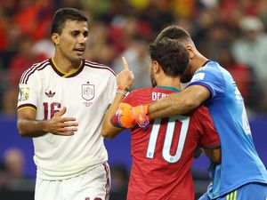 Selebrasi saat Bernardo Silva Gagal Cetak Gol, Rodri Minta Maaf