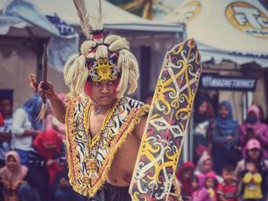 Mengenal Tari Monong yang Dipakai Suku Dayak Kalbar untuk Ritual Penyembuhan