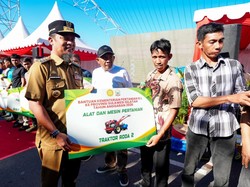 Andi Sudirman Salurkan Bantuan Pertanian Rp 323 M untuk 24 Daerah di Sulsel