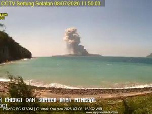 Mengapa Gunung Anak Krakatau Kembali Aktif Usai Tidur Sejak 2024?