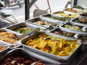 Diet Tak Harus Mahal, Makan di Warteg Juga Bisa Tetap Sehat