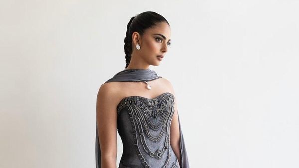 Putri Orang Terkaya Asia Eksis di Paris Fashion Week, Pakai Tas Birkin Rp 35 M