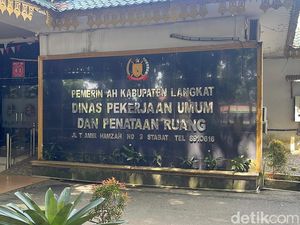 KPK Geledah Kantor Dinas PUTR Langkat hingga 4,5 Jam