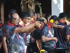 Pesan Mendalam Kapolda Jatim Saat Buka Lomba Menembak 2026