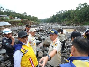 Tinjau Jembatan Enang-Enang, Tito Minta Papan Informasi Dipasang