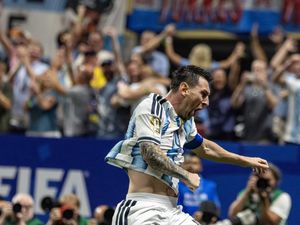 Messi Apes, Messi Bangkit, Messi Menang
