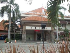 Perpustakaan Menur Surabaya Tutup Lebih Malam, Simak Jadwal Lengkapnya